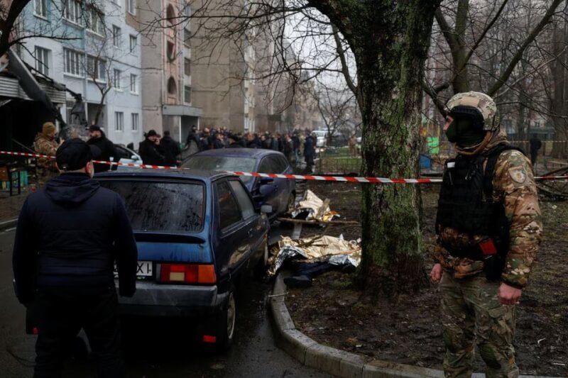 烏克蘭首都基輔附近布洛瓦利鎮18日直升機墜機意外造成烏國內政部長在內16人喪生。（路透社）