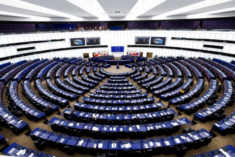 歐洲議會大會18日表決通過外交及防禦共同政策的兩份年度報告，內容指台灣為歐盟關鍵夥伴，並呼籲歐盟執委會與台灣建立戰略合作關係。圖為歐洲議會議場。（路透社）