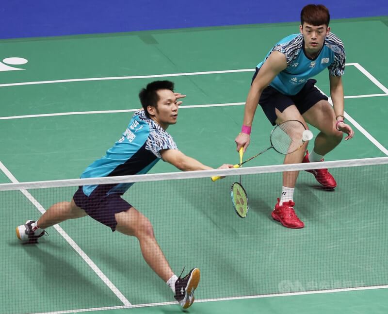 台灣男雙好手李洋（左）、王齊麟（右）29日在亞洲羽球錦標賽奪銅。（中央社檔案照片）