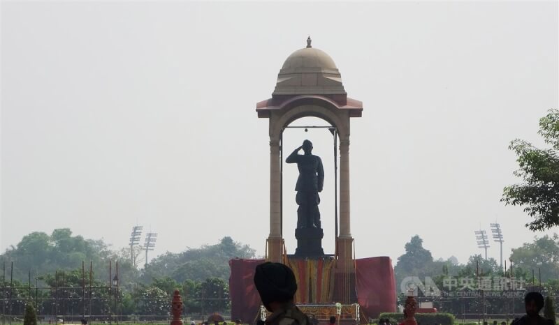 印度建國三傑之一鮑斯花崗石像。（中央社檔案照片）