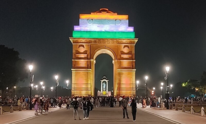 印度莫迪政府2022年9月在印度地標「印度門」的後方，為鮑斯立起一座高8.5公尺的花崗石雕像。中央社記者林行健新德里攝 112年1月23日