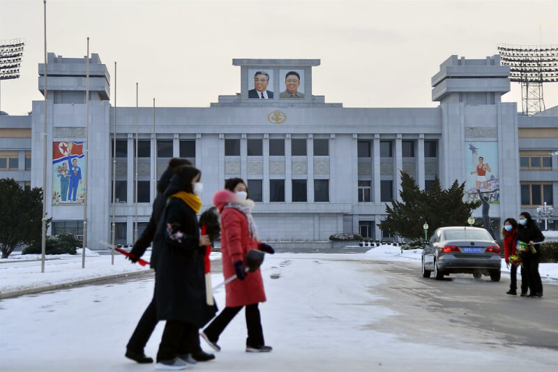 美國總統拜登23日任命特納出任北韓特使。圖為17日平壤民眾行經金日成競技場。（共同社）
