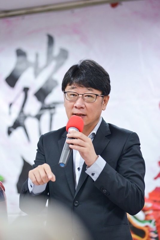 無黨籍立委趙正宇說，為保障民眾權益，將提案修正律師法，讓律師及委任人得就案件的結果約定後酬，也期盼藉此保障經濟條件有限而請不起律師的人，藉由後酬約定制度，增加律師願意接受委任的可能，特別是家事案件中的經濟弱勢方。（趙正宇提供）中央社記者王揚宇傳真 112年1月28日