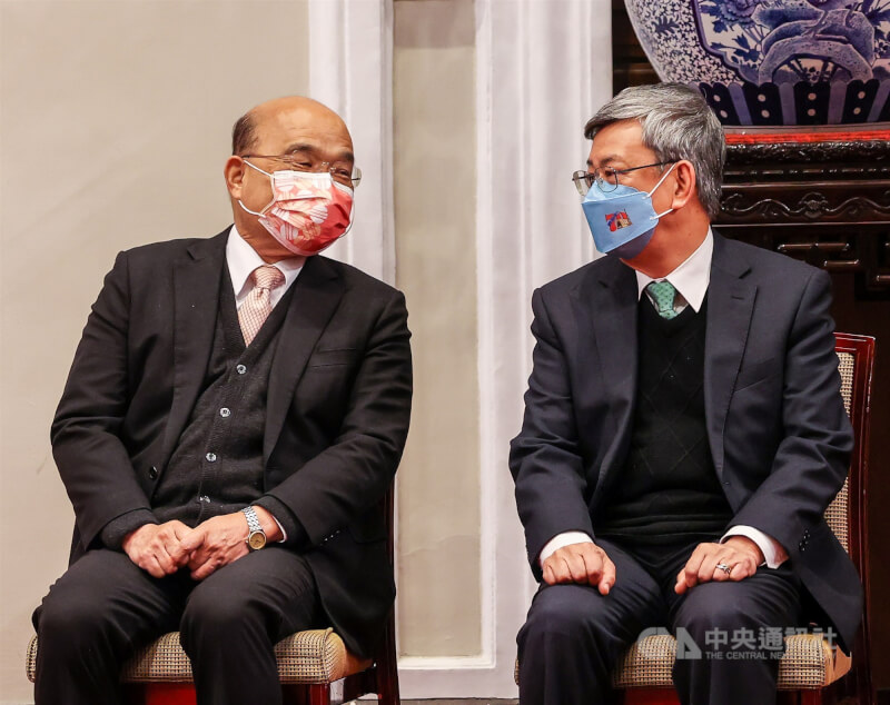 行政院長蘇貞昌（左）30日率內閣總辭，與陳建仁（右）的新內閣將在31日交接。（中央社檔案照片）