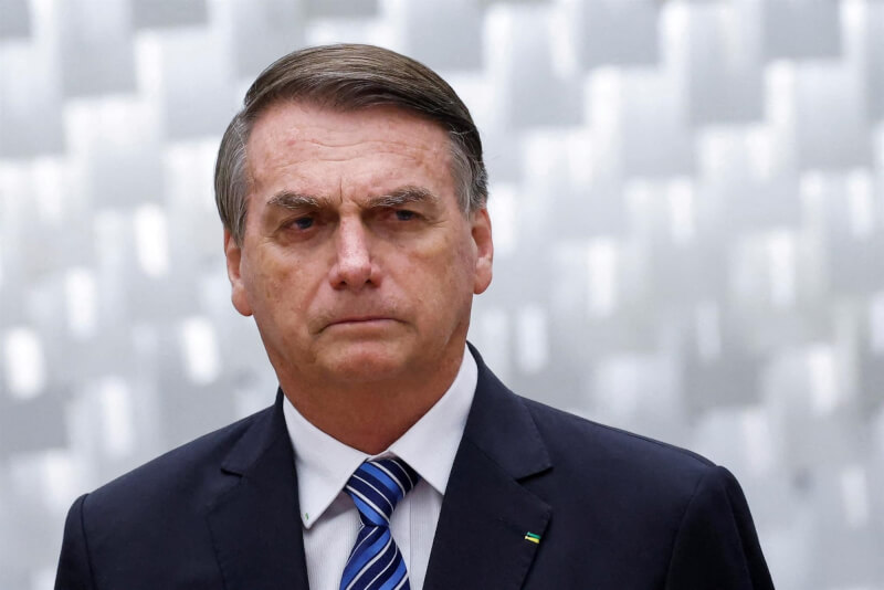 巴西參議員華爾表示，前總統波索納洛（圖）曾試圖脅迫他參加政變。波索納洛回應說政變計畫是「瘋人之舉」。（圖取自facebook.com/jairmessias.bolsonaro）