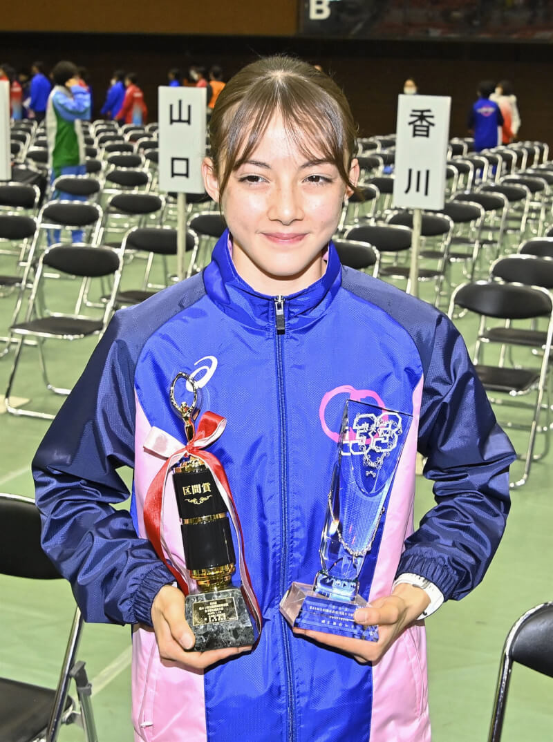 被視為日本長跑女新星的15歲跑者朱瑛里不堪媒體過度報導及盛名之累，被迫放棄原訂5日要參加的賽事。（共同社）