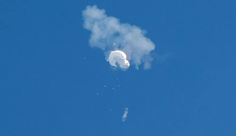 中國偵察氣球入侵美國領空，飄過多處敏感地點後，4日遭美軍擊落。（路透社）