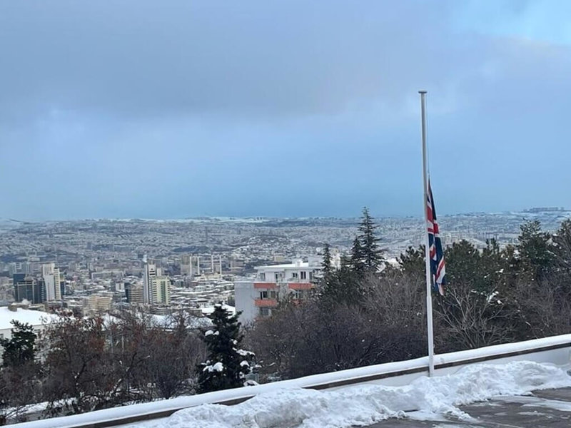 土耳其強震，英國駐安卡拉大使館及在土國境內的所有領事館將配合哀悼期降半旗7天。（英國外交部提供）中央社記者陳韻聿倫敦傳真 112年2月8日