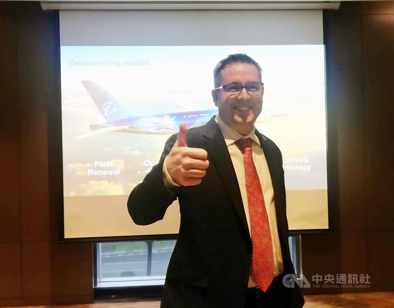 波音公司商用飛機集團區域行銷董事總經理蕭特（David Schulte）10日在台北發表民航市場展望報告指出，台灣國際航線全面復甦大約是2024年年中。中央社記者汪淑芬攝  112年2月10日