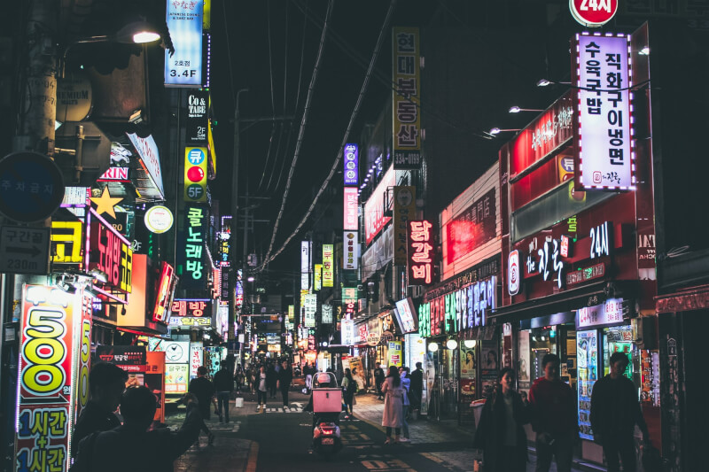 圖為韓國首爾街頭。（圖取自Unsplash圖庫）