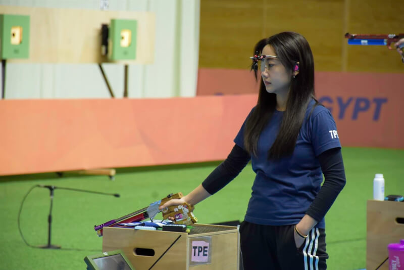 台灣選手吳佳穎在射擊世界盃開羅站女子10公尺空氣手槍決賽，以總分248.5分獲得第4名。（圖取自facebook.com/ISSF.Shooting）