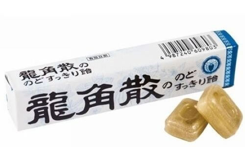 中國社群媒體謠傳日本龍角散喉糖對緩解COVID-19症狀有效，造成中國遊客狂買囤貨，日本全國出現缺貨狀況。（圖取自龍角散網頁ryukakusan.com.tw）