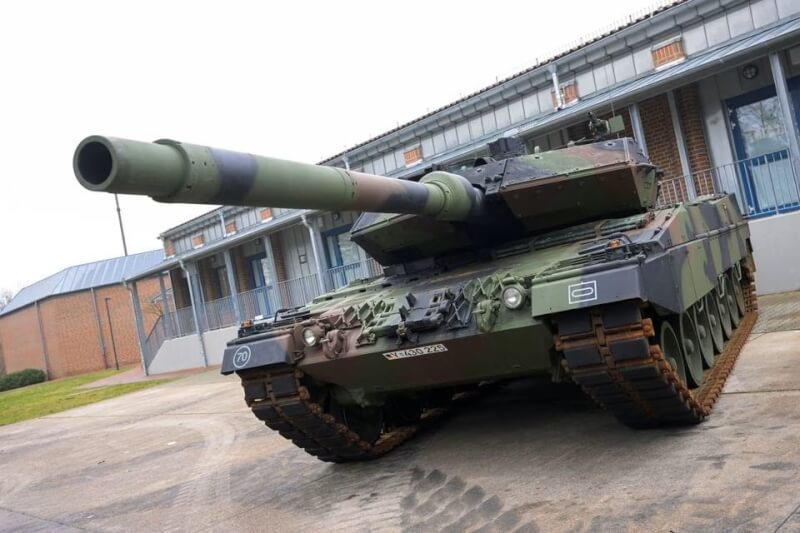 圖為德國聯邦國防軍基地的豹2戰車。（路透社）