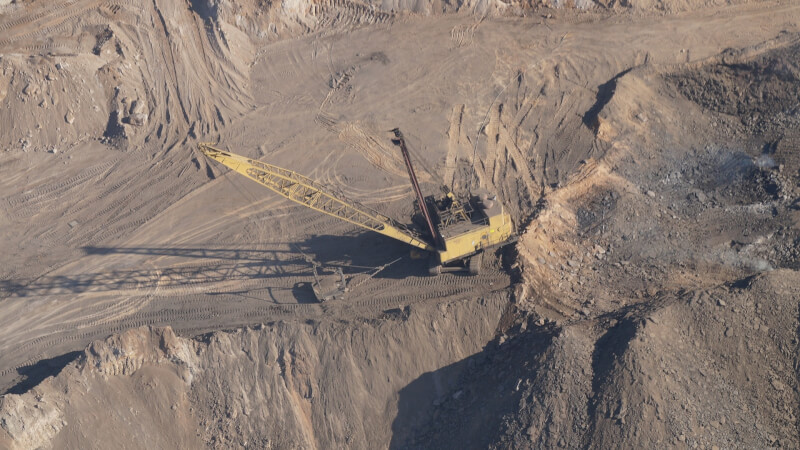 中國內蒙古一座露天煤礦22日傳大面積坍塌，目前2人死亡、53人失聯。圖非當事礦場。（示意圖／圖取自Pixabay圖庫）