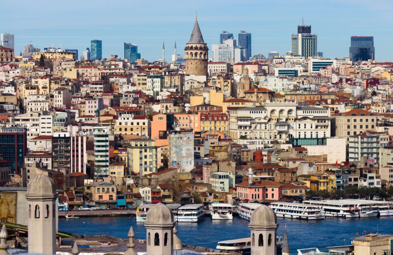 土敘強震後，外界關注土耳其最大城市伊斯坦堡的耐震度，建築師工會曾稱當地200萬座建築不安全。圖為伊斯坦堡市景。（圖取自Pixabay圖庫）