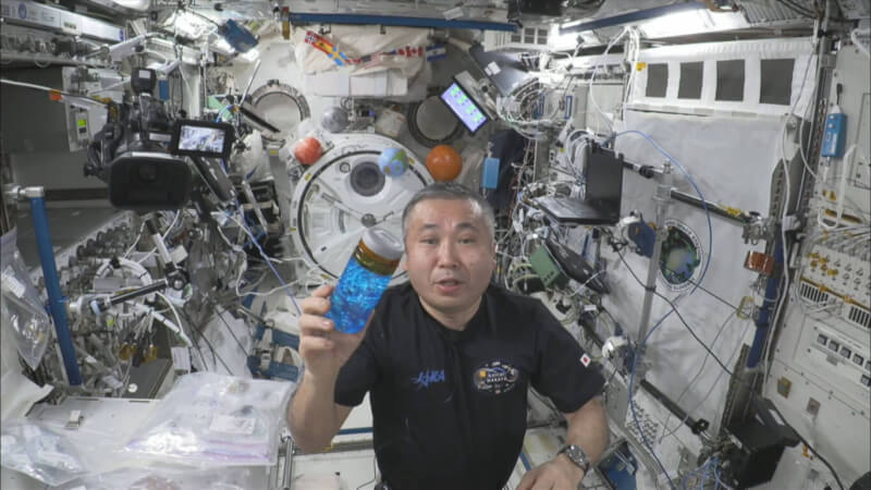 日本籍太空人若田光一（圖）今年1月在國際太空站（ISS），操作「零重力條件下水渦」（The Water Vortex in Zero Gravity Condition）實驗，提案者為台灣國立中央大學太空科學與工程學系學生蔡志群。（圖片來源及所有權者：JAXA/NASA）中央社記者張璦傳真 112年2月25日