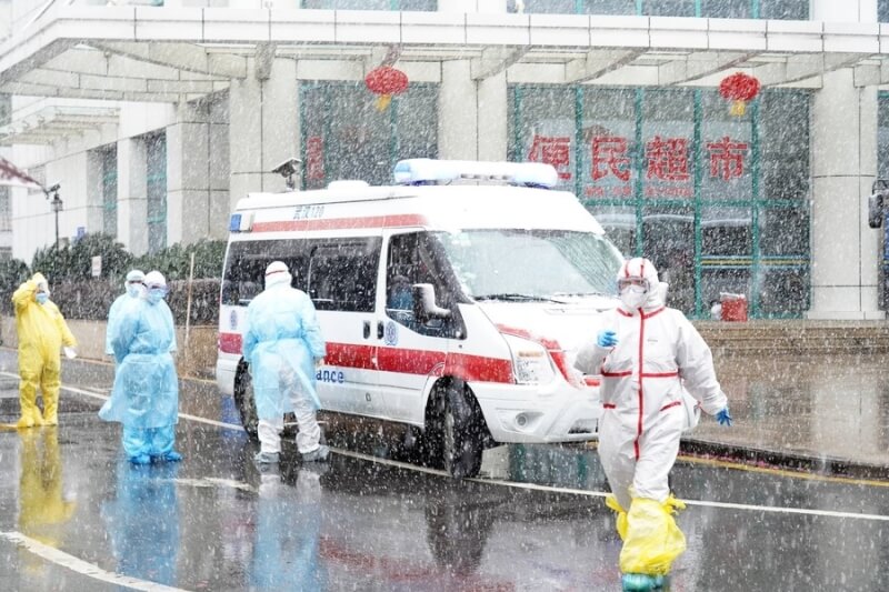 根據2021年的美方情報文件，2019年11月前新型冠狀病毒就在中國湖北省武漢市傳播。圖為武漢協和醫院2020年2月15日收治武漢肺炎患者。（中新社）