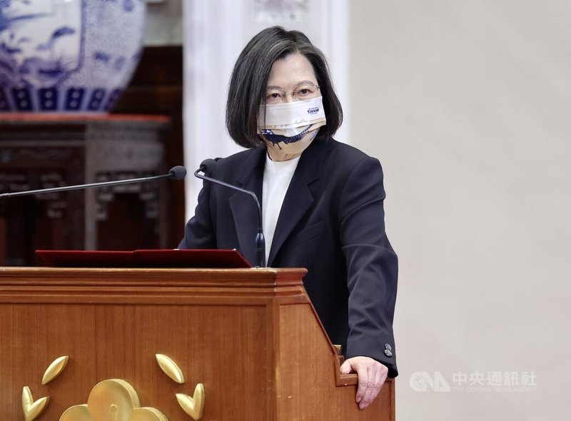 總統蔡英文3日上午在總統府接見中華民國童軍總會代表團，除感謝童軍夥伴們的付出，也期許大家持續關心國際議題、積極參與國際事務，讓世界看到台灣，也讓世界走進台灣。中央社記者張皓安攝　112年3月3日
