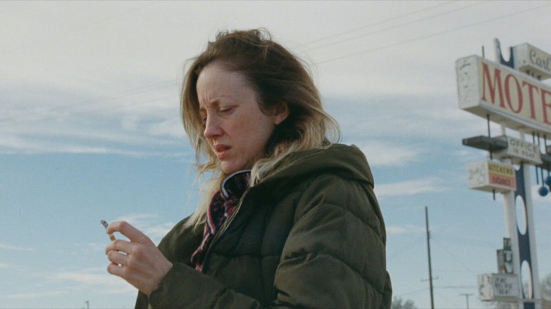 41歲英國女星安德麗亞瑞斯波羅格(Andrea Riseborough)(圖)在電影「致蕾絲莉」詮釋深陷酒癮的單親媽媽,以黑馬之姿入圍第95屆奧斯卡影后。(光年映畫提供)中央社記者葉冠吟傳真 112年3月6日