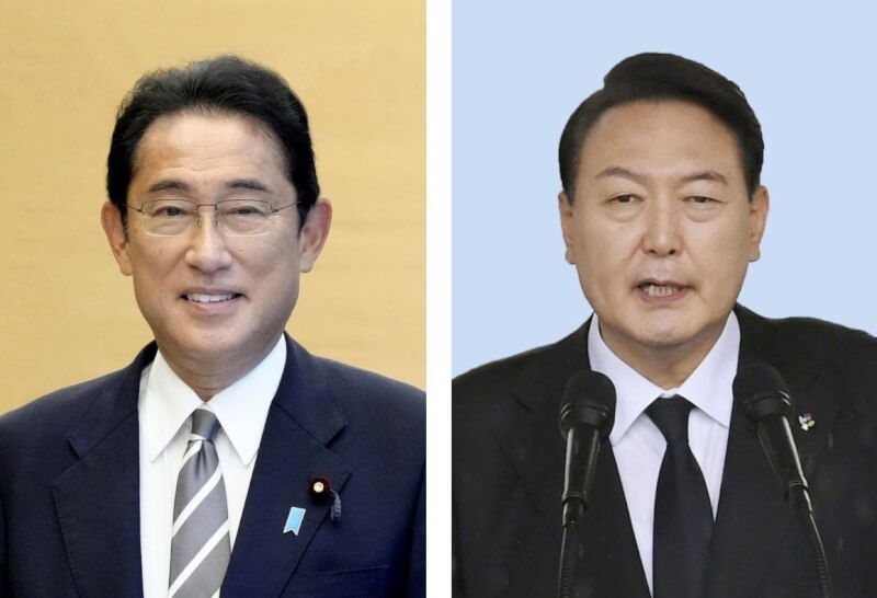 韓國總統尹錫悅（右）16至17日將訪問日本。日本共同社報導，日本首相岸田文雄（左）可能在今夏前訪韓。（共同社）