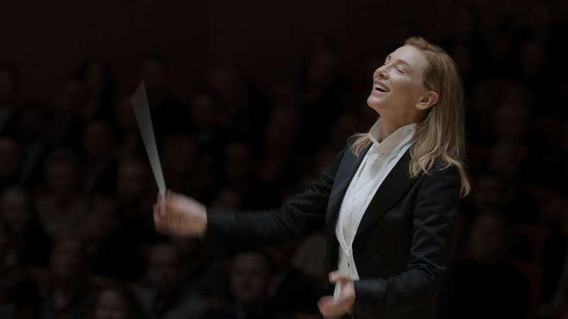 好萊塢影后凱特布蘭琪(Cate Blanchett)在電影「TÁR塔爾」飾演柏林愛樂的首位女首席指揮,隨著個人事業登上顛峰之際,各種挑戰卻接踵而至。(UIP提供)中央社記者葉冠吟傳真 112年3月8日