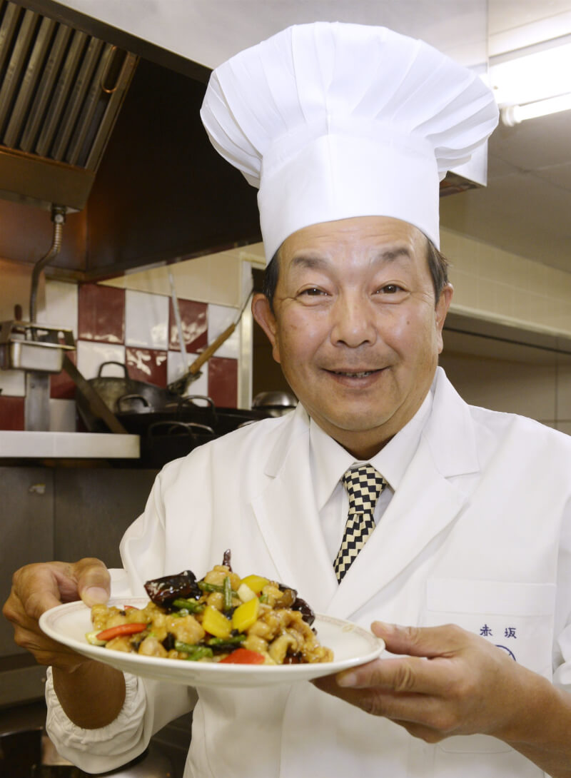 日本人氣電視節目「料理鐵人」中以「中華鐵人」為日本觀眾熟知的四川飯店集團會長陳建一11日過世，享壽67歲。（共同社）
