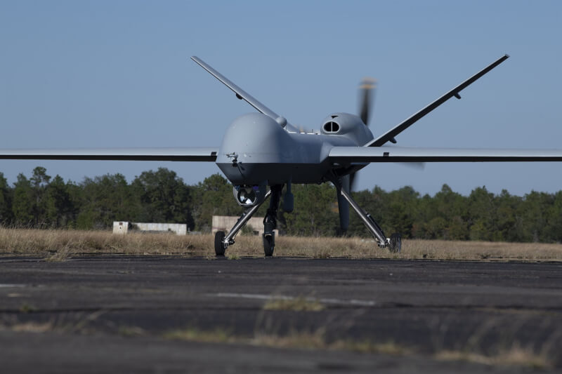 美國國防部考慮發展一個由AI科技、無人機組成的網絡對抗中國。圖為美國MQ-9無人機。（圖取自美國國防部網頁defense.gov）