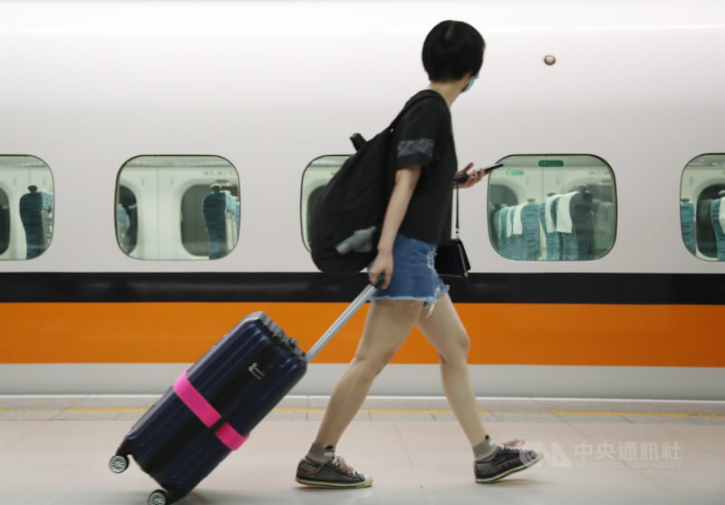 台灣高鐵董事會15日通過決議，將「新增高鐵列車組採購案」決標給日立東芝聯盟，預計採購12組台灣高鐵新世代列車。（中央社檔案照片）