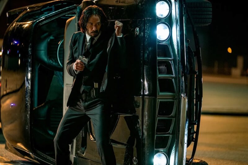 電影「捍衛任務4」將於22日在台上映，男星基努李維（圖）四度飾演「殺神」約翰維克。（車庫娛樂提供）