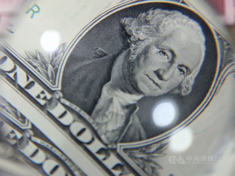 美國財政部長葉倫16日表示，美國對俄羅斯和其他國家祭出的經濟制裁，對美元在全球主導地位造成風險。（中央社檔案照片）