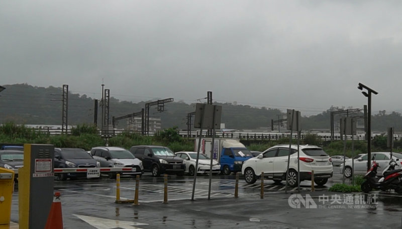 基隆市有意與台鐵合作開發七堵火車站旁1.6公頃土地(圖),台鐵表達樂意配合市府開發。中央社記者王朝鈺攝 112年3月27日