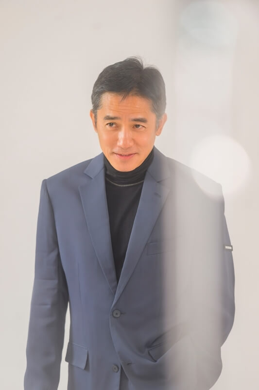 梁朝偉獲第80屆威尼斯影展終身成就獎，成為首位獲得此殊榮的華人演員。（圖取自twitter.com/la_Biennale）