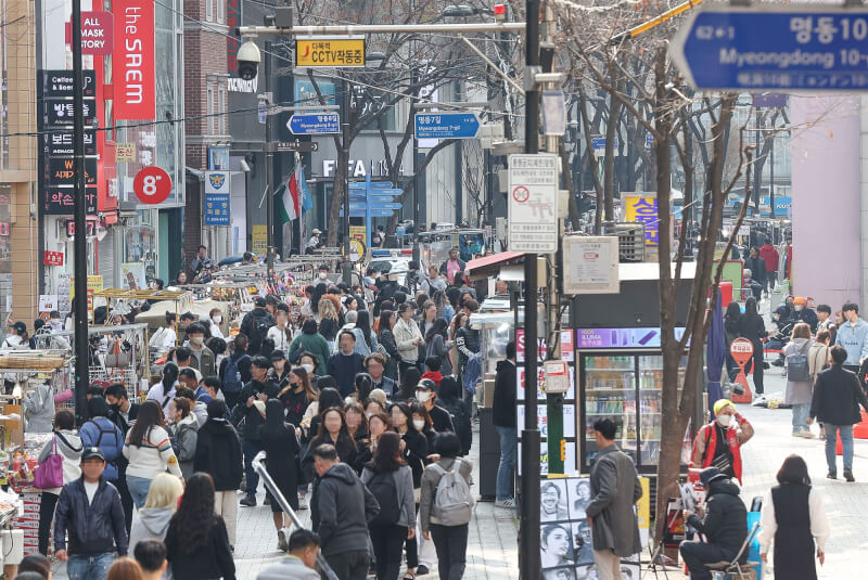 圖為28日韓國首爾街頭。（韓聯社）