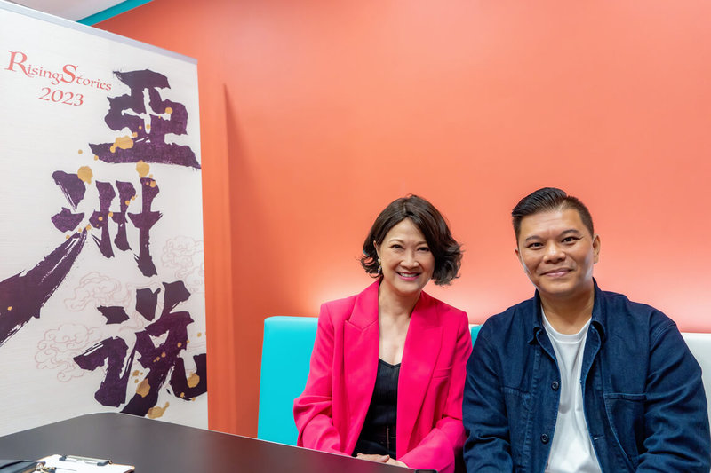 新加坡演員洪慧芳（左）與導演王國燊（右）擔任「2023亞洲說」講堂講師，分享兩人多年拍攝經驗（七十六號原子提供）中央社記者葉冠吟傳真 112年4月5日