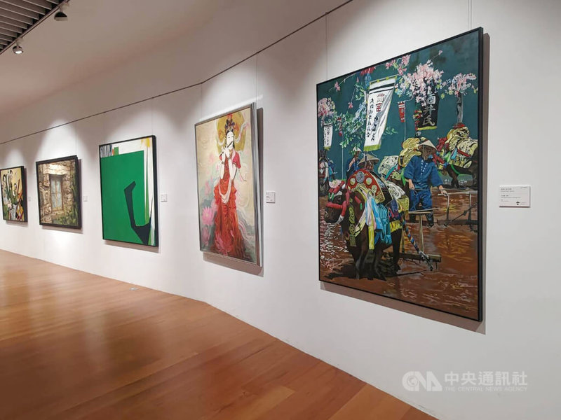 2023台日美術交流展8日起在國父紀念館展出，台灣、日本共逾百名藝術家與會，深化台日藝術交流。中央社記者王寶兒攝 112年4月8日