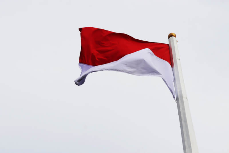 印尼網路傳當局將撤回35萬名在台印尼公民，印尼外交部對此表示否認，強調目前在台公民安全無虞。圖為印尼國旗。（圖取自Pixabay圖庫）
