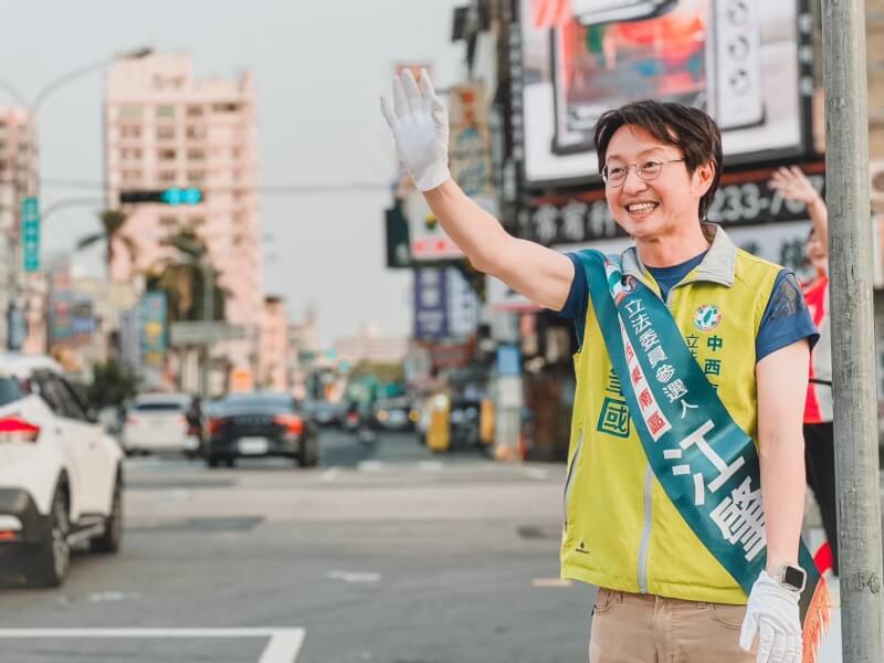 民進黨公布立委選舉台中市第6選區初選民調結果，由市議員江肇國出線。（圖取自facebook.com/TC.AKuo）