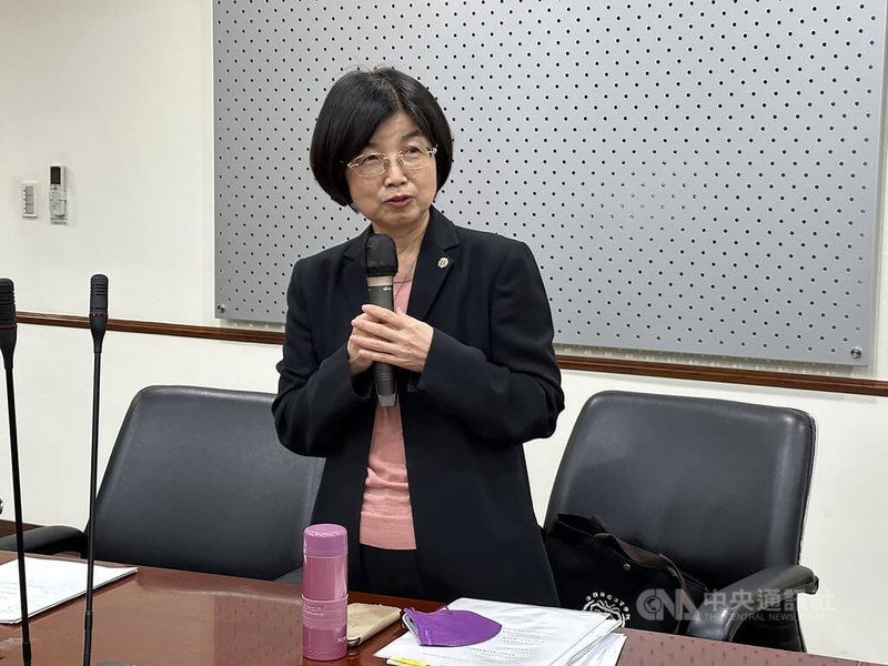 法務部司法官學院犯罪防治研究中心「毒品施用行為多元處遇成效評估與比較計畫」26日進行報告,司法官學院院長柯麗鈴(圖)指出,從研究結果可知,法務部當前推行的「再犯防止推進計畫」相當重視多元處遇與分流處遇政策,政策方向與科學實證結果相符。中央社記者劉世怡攝 112年4月26日