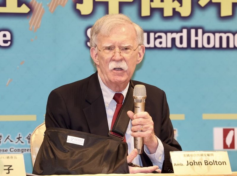 美國前白宮國安顧問波頓（John Bolton）29日上午出席世界台灣人大會、台灣國家聯盟舉辦的「海內外台灣國是會議」，並以「極權與民主之決戰」為題進行專題討論。中央社記者張皓安攝 112年4月29日