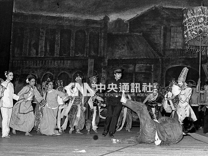 1979年5月3日，雲門舞集《廖添丁》舞劇公演前一日，在台北市國父紀念館彩排。（中央社檔案照片）
