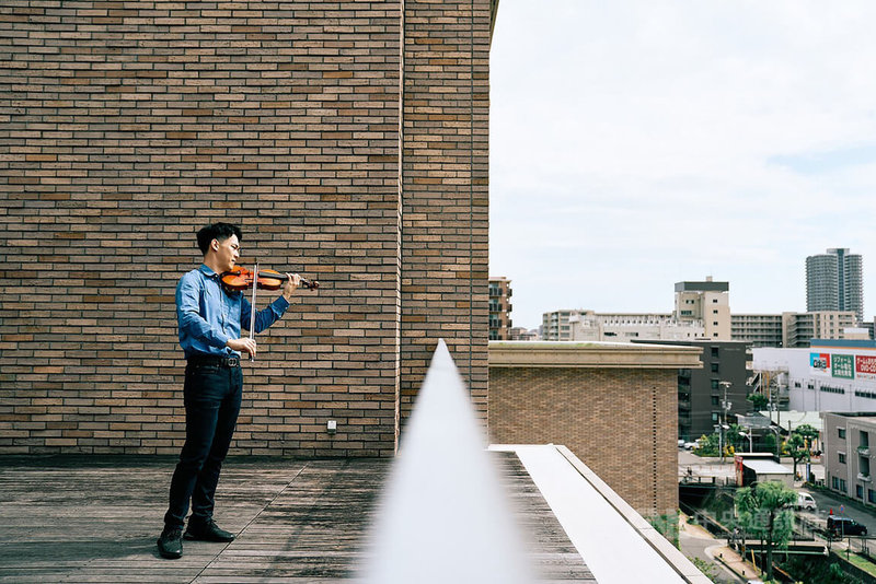 NSO國家交響樂團展開日本巡演，小提琴家林品任（圖）也將與樂團合作布魯赫的「蘇格蘭幻想曲」。（NSO提供，鄭達敬攝影）  中央社記者趙靜瑜傳真  112年5月5日