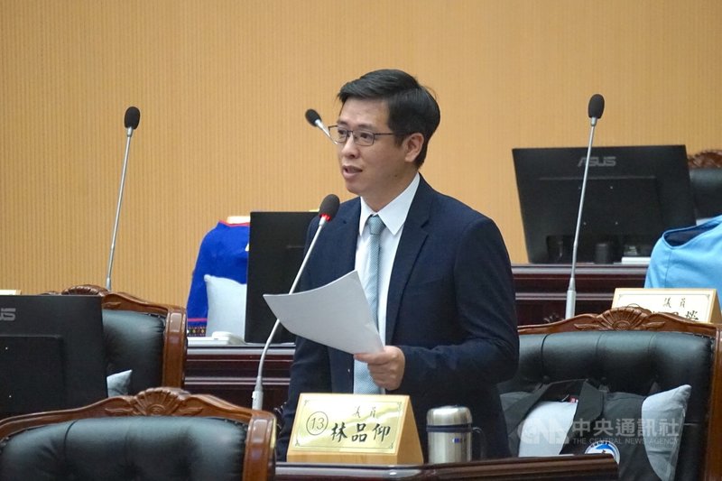 花蓮縣政府推動一鄉鎮一親子館政策，國民黨花蓮縣議員林品仰5日在總質詢時關心花蓮親子館推動現況。中央社記者張祈攝  112年5月5日