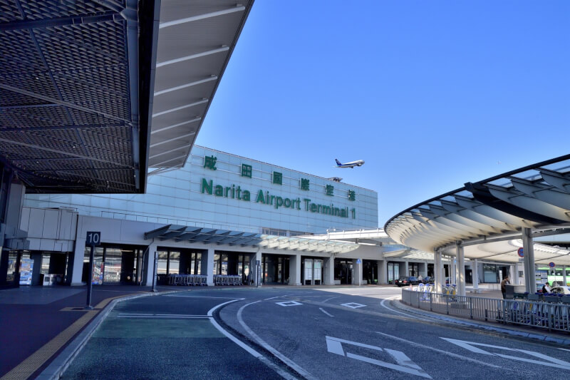 日本成田機場從1978年啟用以來就有「宵禁」，也就是禁止航機起降時段，但近年逐漸縮短。（圖取自facebook.com/NaritaAirport.jp）