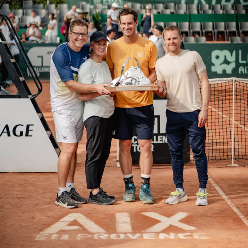 網球選手莫瑞（左3）7日在法國艾克斯挑戰賽，贏得個人2019年以來的首座冠軍。（圖取自twitter.com/OpenduPaysdAix）