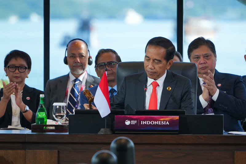 印尼總統佐科威10日在東南亞國家協會（ASEAN）峰會開幕式上呼籲，東協要在維護區域和平上發揮作用。（東協提供）中央社記者李宗憲雅加達傳真 112年5月10日