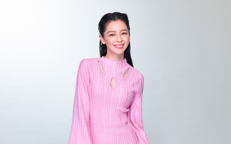 身兼歌手、演員身分的藝人徐若瑄（圖）將在全新女團選秀節目「未來少女」擔任「少女製作人」。（索尼音樂提供）中央社記者葉冠吟傳真  112年5月10日