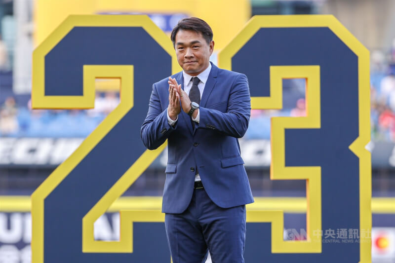 中華職棒中信兄弟隊10日在新莊球場賽後拋出震撼彈,總教練林威助遭替換,由原副領隊彭政閔(圖)接任總教練。(中央社檔案照片)
