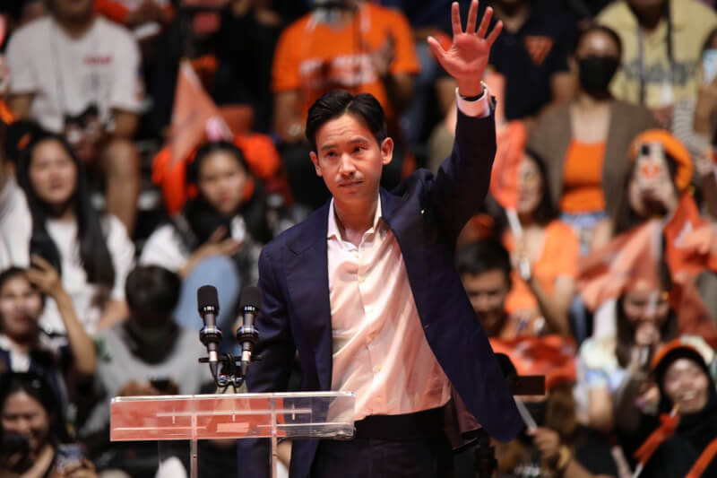 泰國國會大選結果出爐，在野的前進黨15日宣布勝選，領導人皮塔（圖）表示將尋求與另外5個政黨建立執政聯盟。（圖取自facebook.com/MoveForwardPartyThailand）