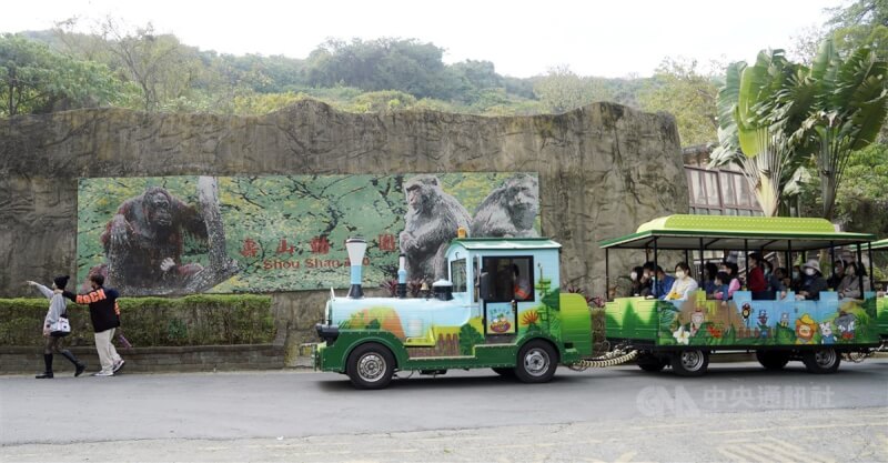 福山植物園、高雄市壽山動物園等處近日接連接獲恐嚇郵件，警方不排除為陸生張海川所為，高檢署將召開跨轄、跨機關的專案會議因應。圖為高雄市壽山動物園。（中央社檔案照片）