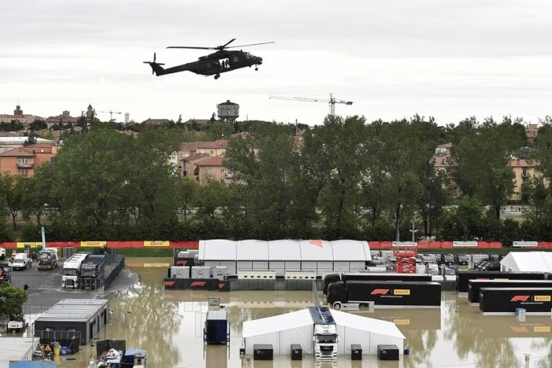 義大利艾米利-羅馬那大區豪雨成災，一級方程式賽車伊摩拉大獎賽被迫取消。（路透社）